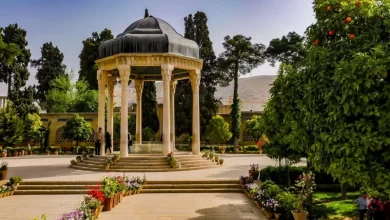 انشا در مورد حافظ با مقدمه بدنه نتیجه