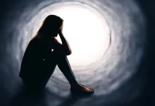 انشا در مورد سکوت سرشار از ناگفته هاست با مقدمه بدنه نتیجه